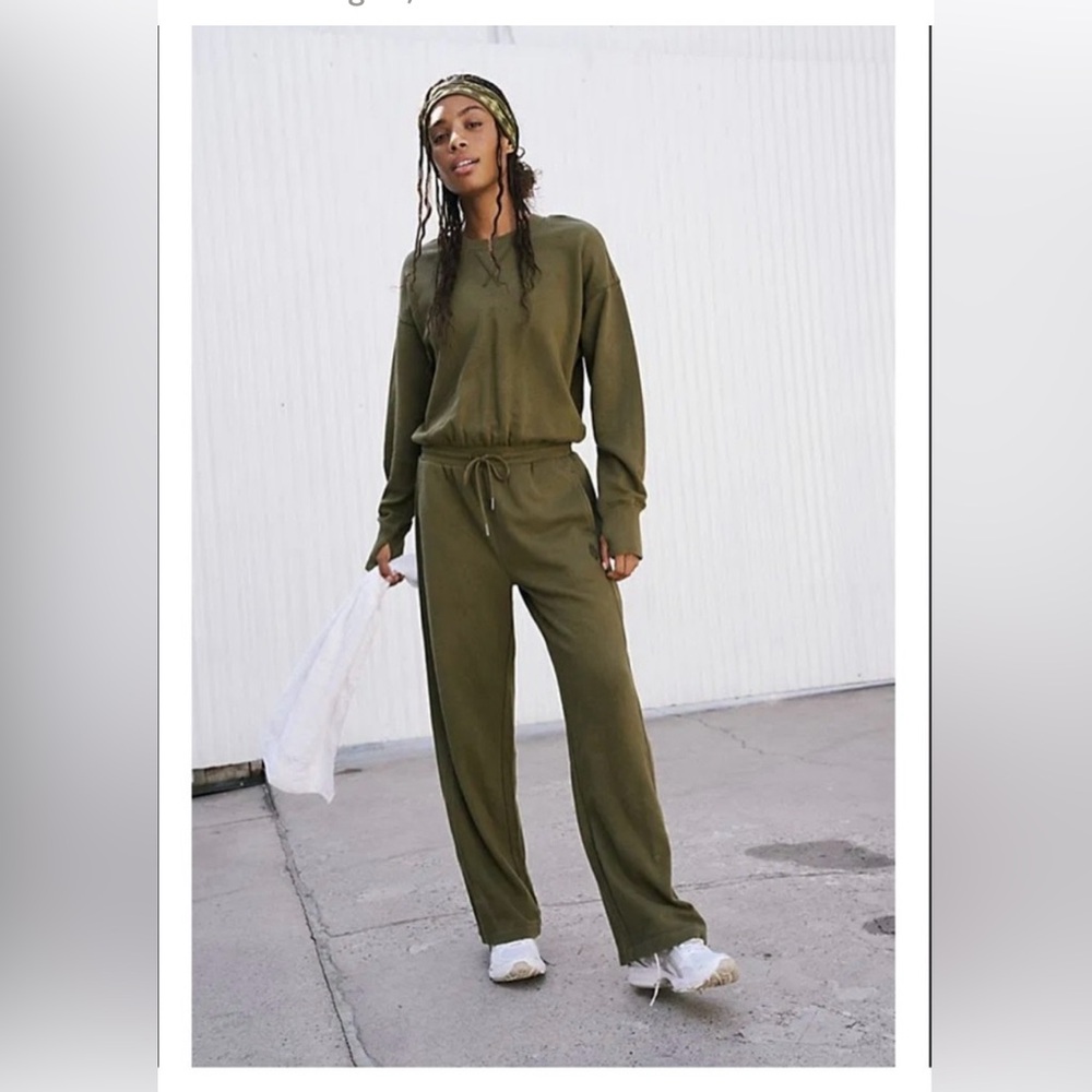 Free People Green Settle Down Romper size XS olive green‎